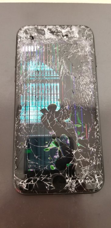 車に轢かれたiPhoneの修理！｜iPhone修理なら、全国109店舗の安心