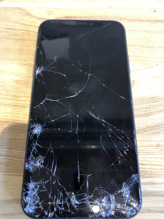 iPhoneX 画面交換修理 横浜 周辺 iPhoneを落としてガラスがバリバリに ...
