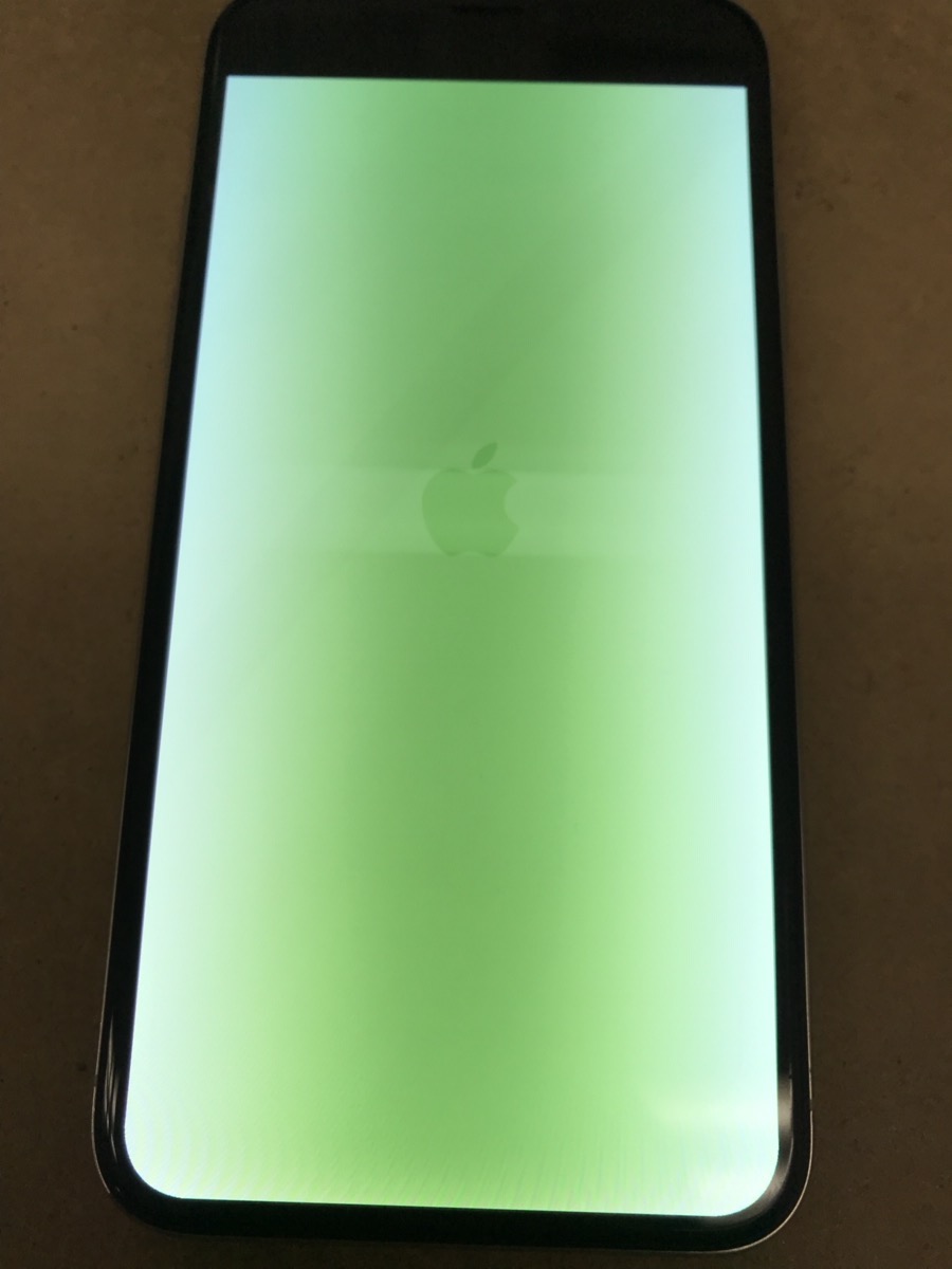 iPhoneX 有機ELディスプレイを修理！！ - スマホ修理のクイック