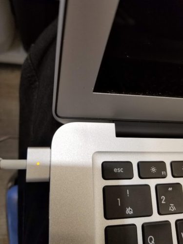 Macbook 充電できない 即日修理 Iphone修理のクイック