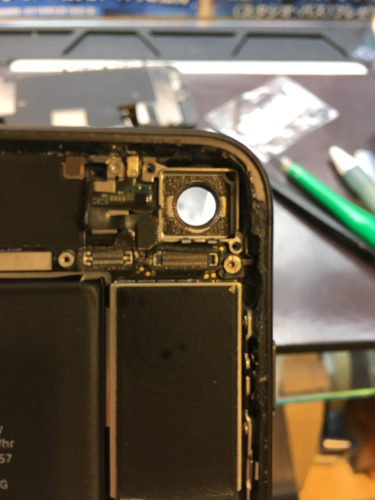 iPhoneのカメラレンズが割れてしまったら