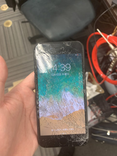 iPhone 修理　新宿