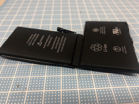 iPhoneX　膨張したバッテリー