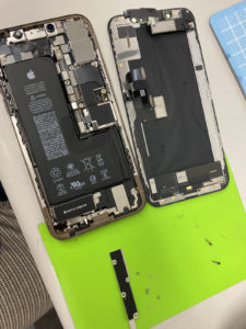 iPhone（アイフォン）　修理　新宿