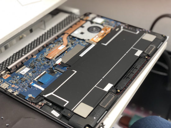 iPhoneSE 2世代 の画面修理もお任せください。