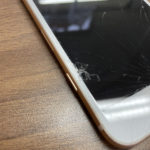 iPhone 8 画面割れ
