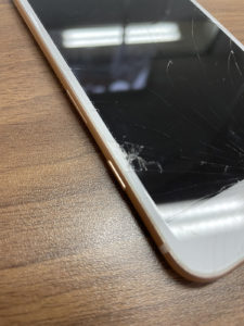iPhone 8 画面割れ スマホ修理