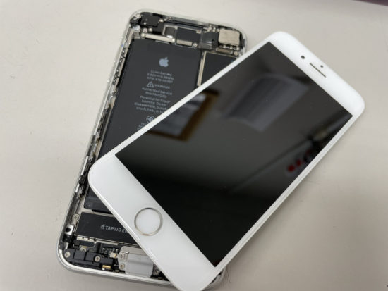 iPhone 8 画面交換修理
