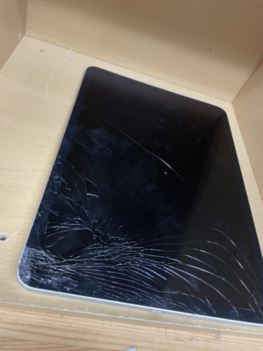 iPad修理　タブレット修理　新宿修理　アイパッド修理　郵送修理