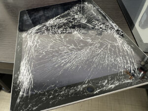 iPhone(アイフォン) iPad(アイパッド) 修理　新宿