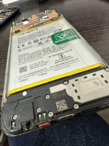 Android修理　oppo アンドロイド修理　バッテリー交換　オッポ　新宿修理