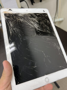 iPhone(アイフォン)　iPad(アイパッド)　修理　新宿　御前伸幸