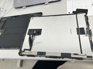 iPhone(アイフォン)　iPad(アイパッド)　iPod(アイポッド)　修理　新宿　御前伸幸